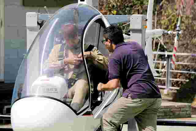 為培育專業飛航人才，本校斥資5億元籌設航空學院，並購置SVH-4直升機，提供學子操作訓練使用。