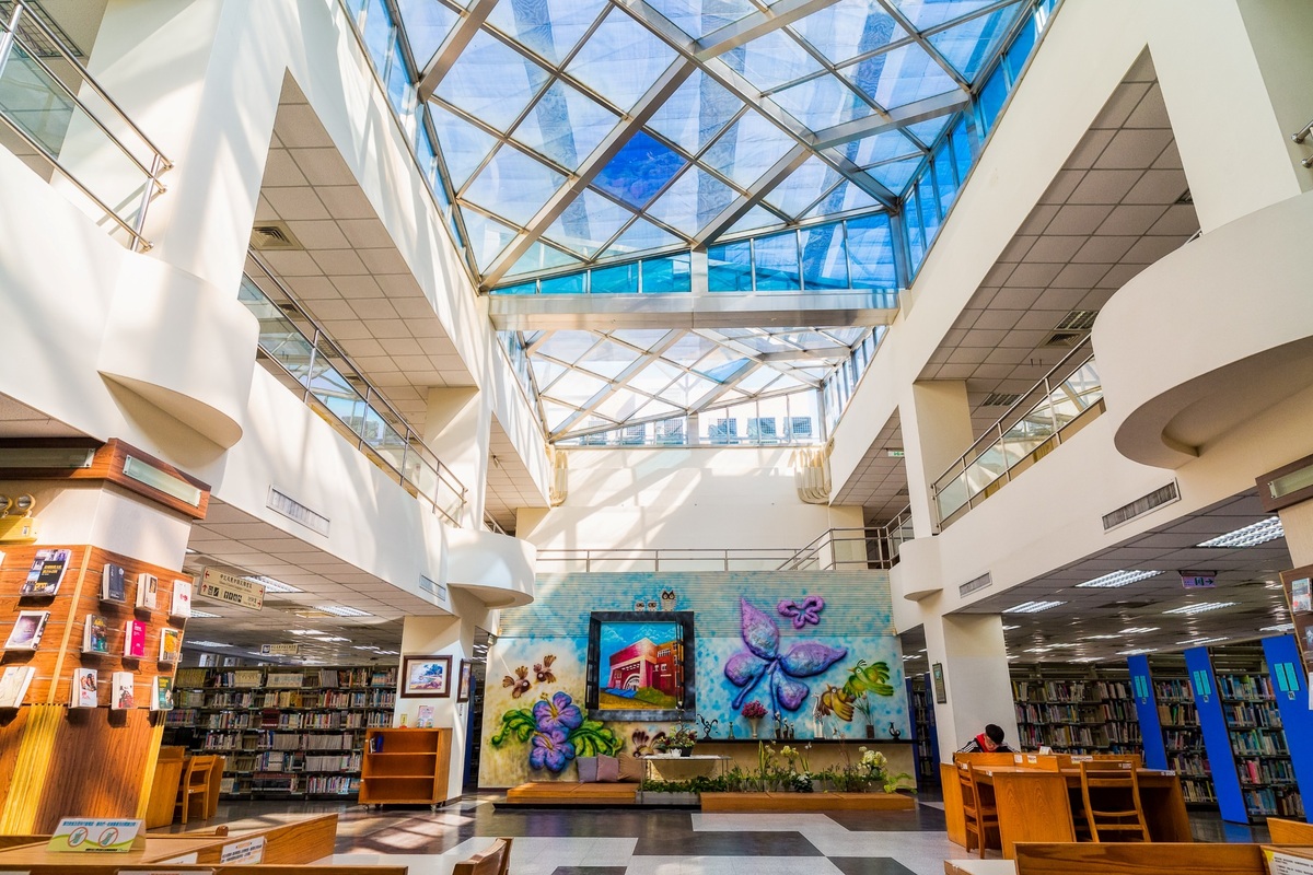 朝陽科大打造智慧圖書館，透過永續閱讀及實境解謎推展SDGs，創新成果受肯定。圖片