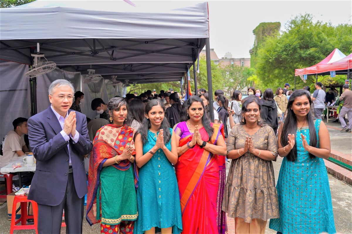 Namaste! President Cheng Tao-Ming (left) appeared to support the event.Image