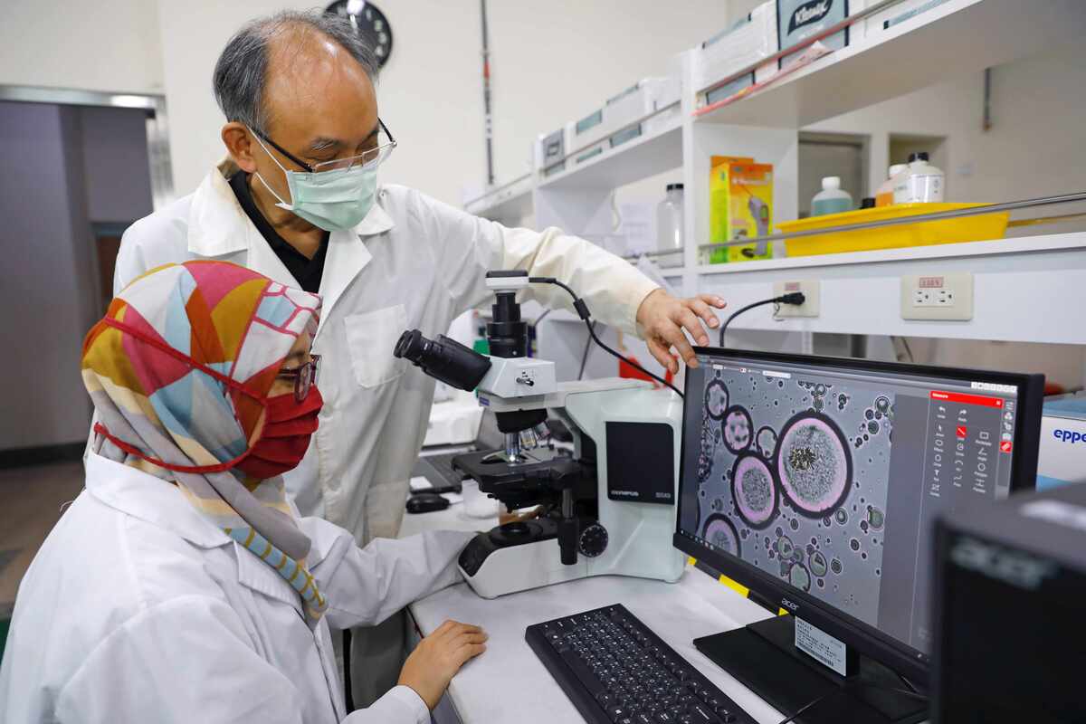 Department of Applied Chemistry adopted pheromone to help farmers protect the farming environment.Image