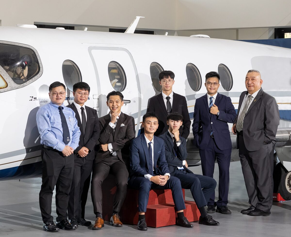 Students pursue dreams of becoming a pilot