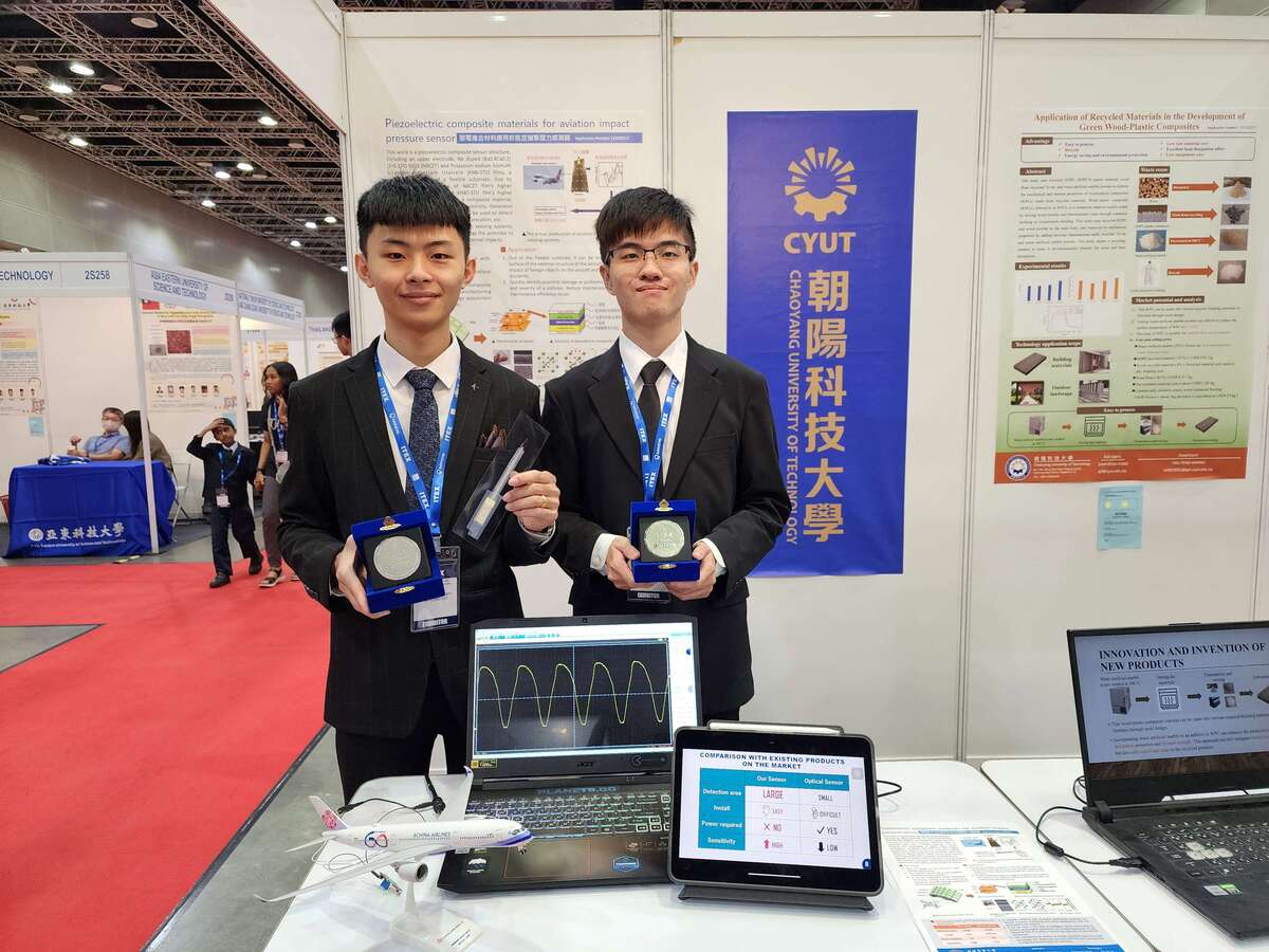 Information & Communication Engineering students use piezoelectric sensors for real-time detection of impacts on aircraft, enhancing flight safety.Image