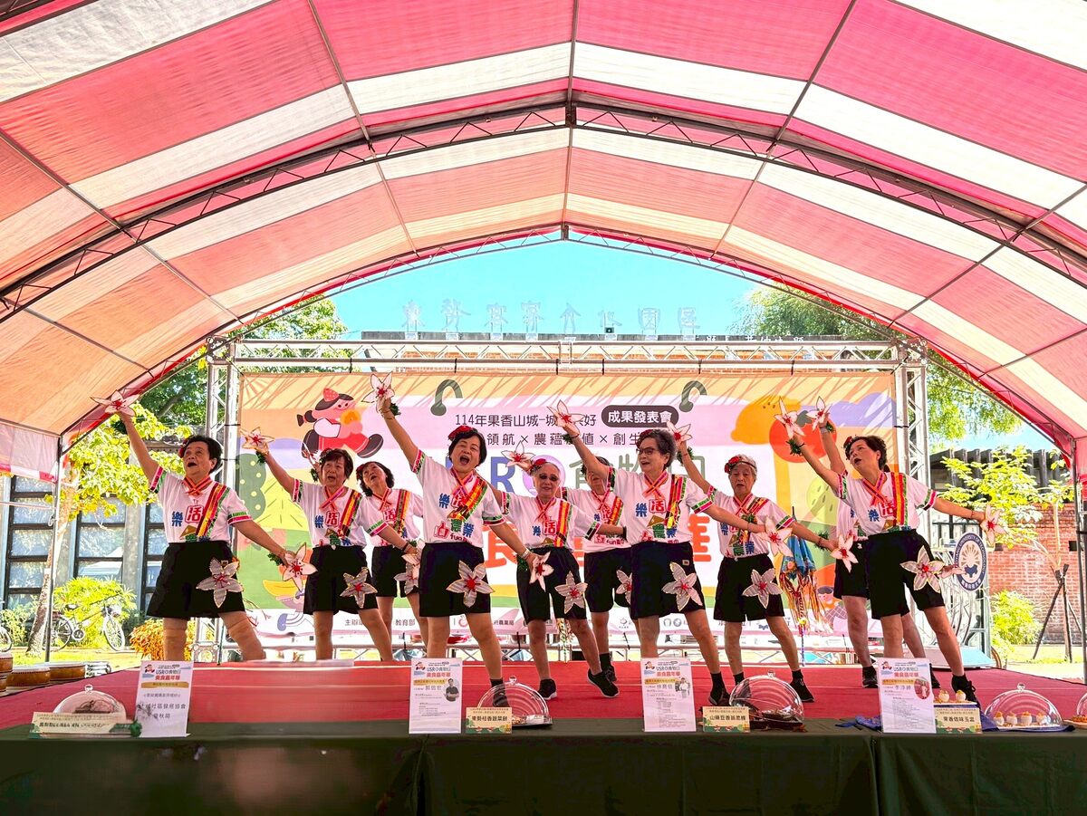 東勢長者活力秀展現朝陽科大果香山城USR計畫在健康促進及社區營養推動之具體成效。圖片