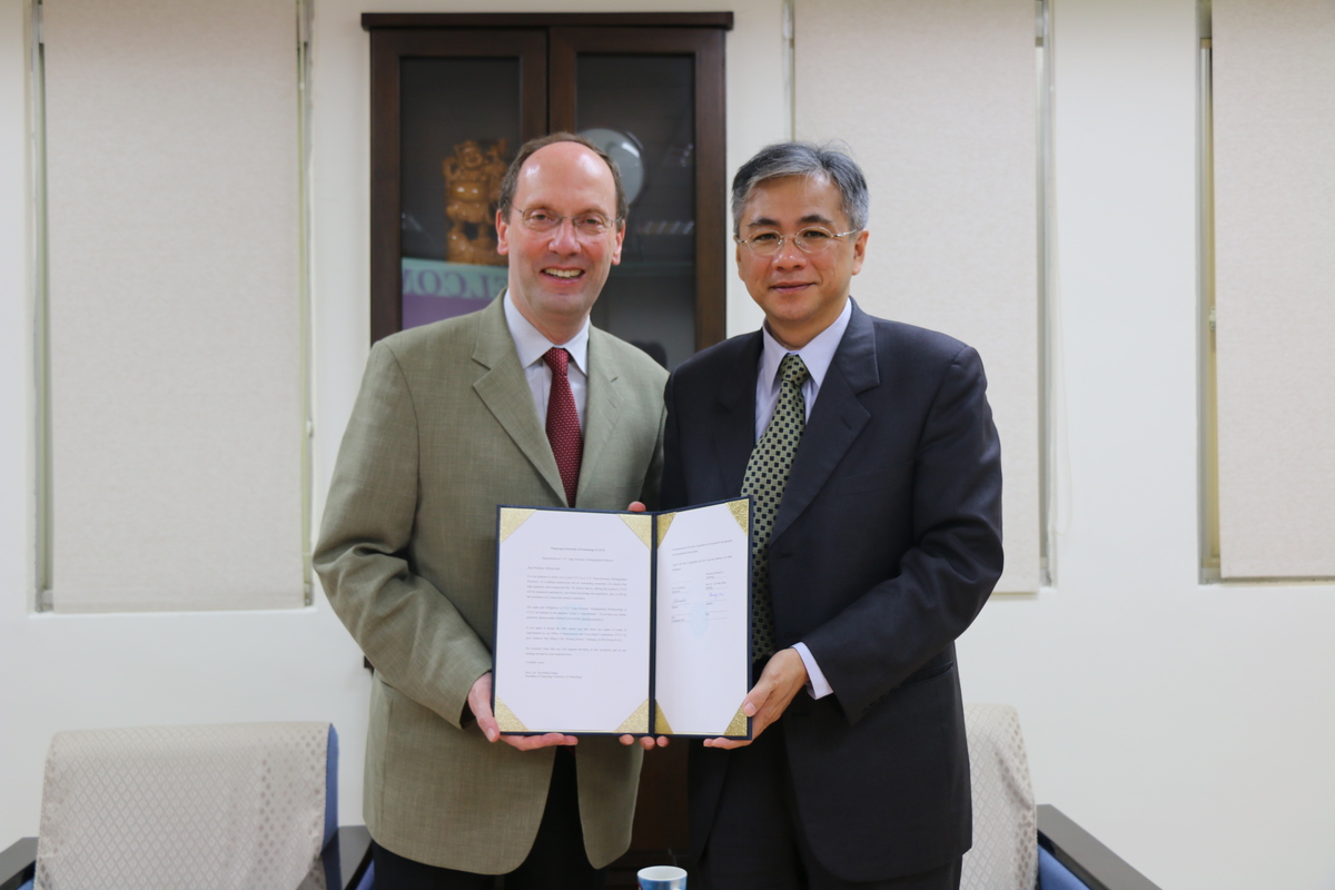 CYUT appointed a world-recognized scholar, Prof. Miroslaw Skibniewski from University of Maryland, U.S.A., as the T.-S. Yang Honorary Distinguished Professor of CYUTImage