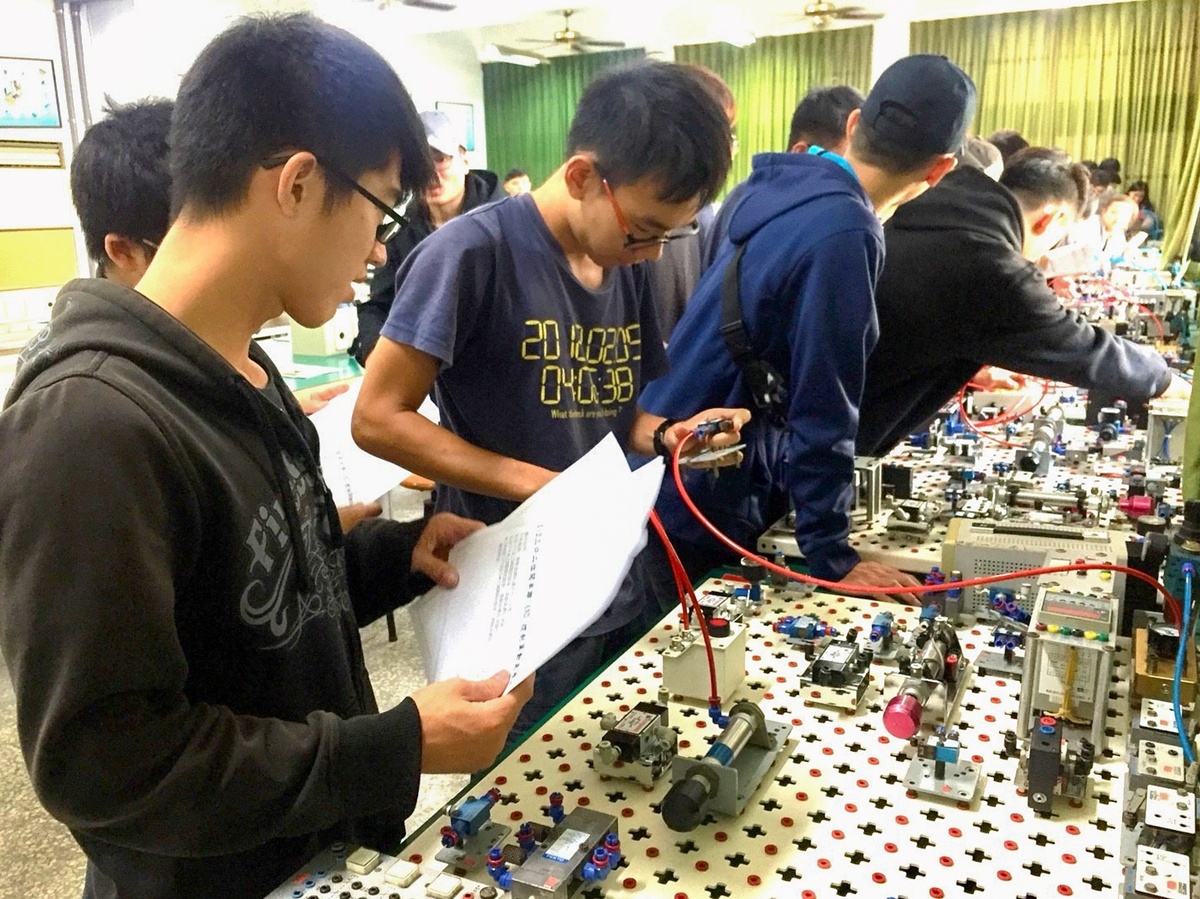 The Department of Industrial Engineering and Management focused on digitalization and lean management in manufacturing to cultivate skilled talent in operational efficiency and sustainable development.Image