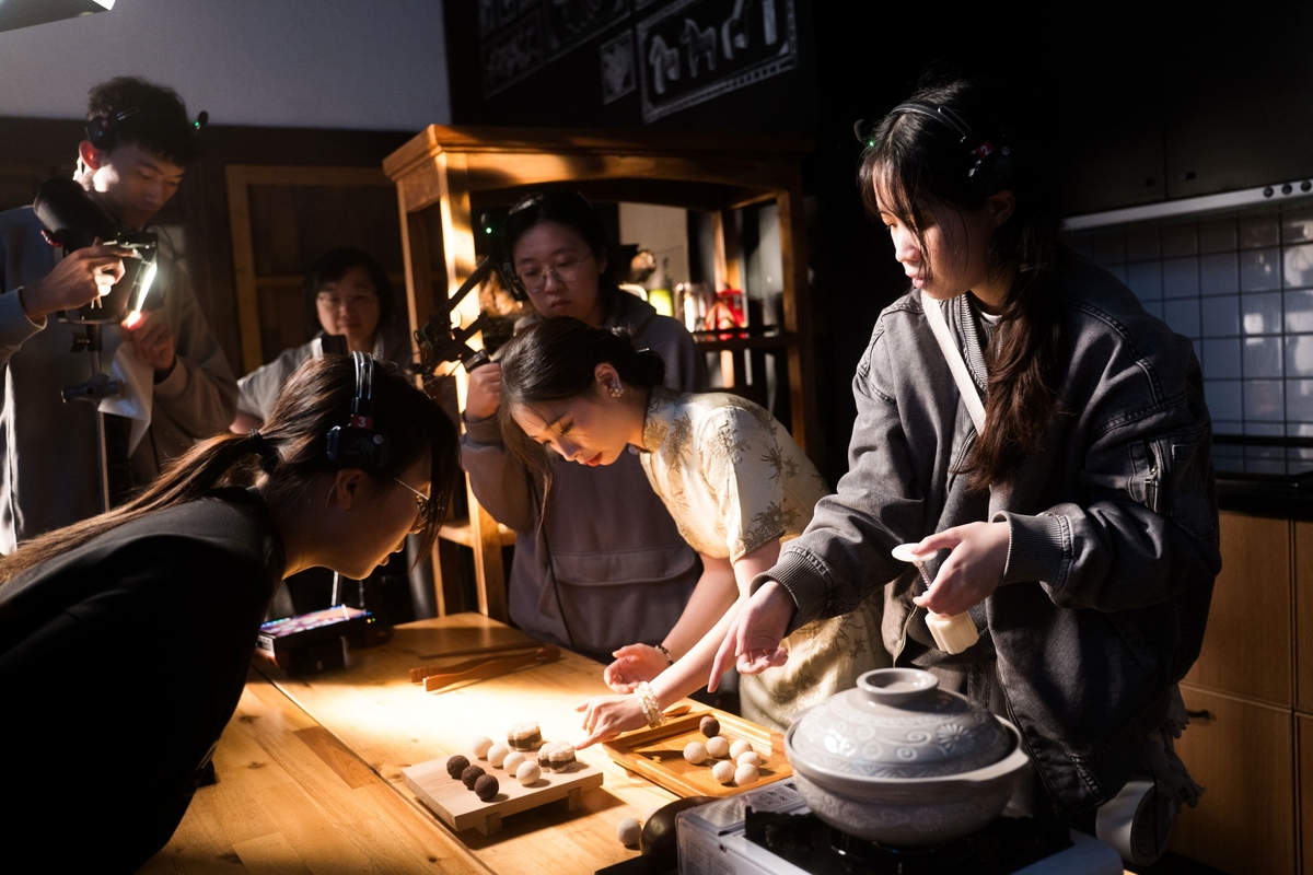 節目《二食四令》以節氣文化為主軸，串聯飲食、土地與生活節奏，拍攝手法細膩。圖片