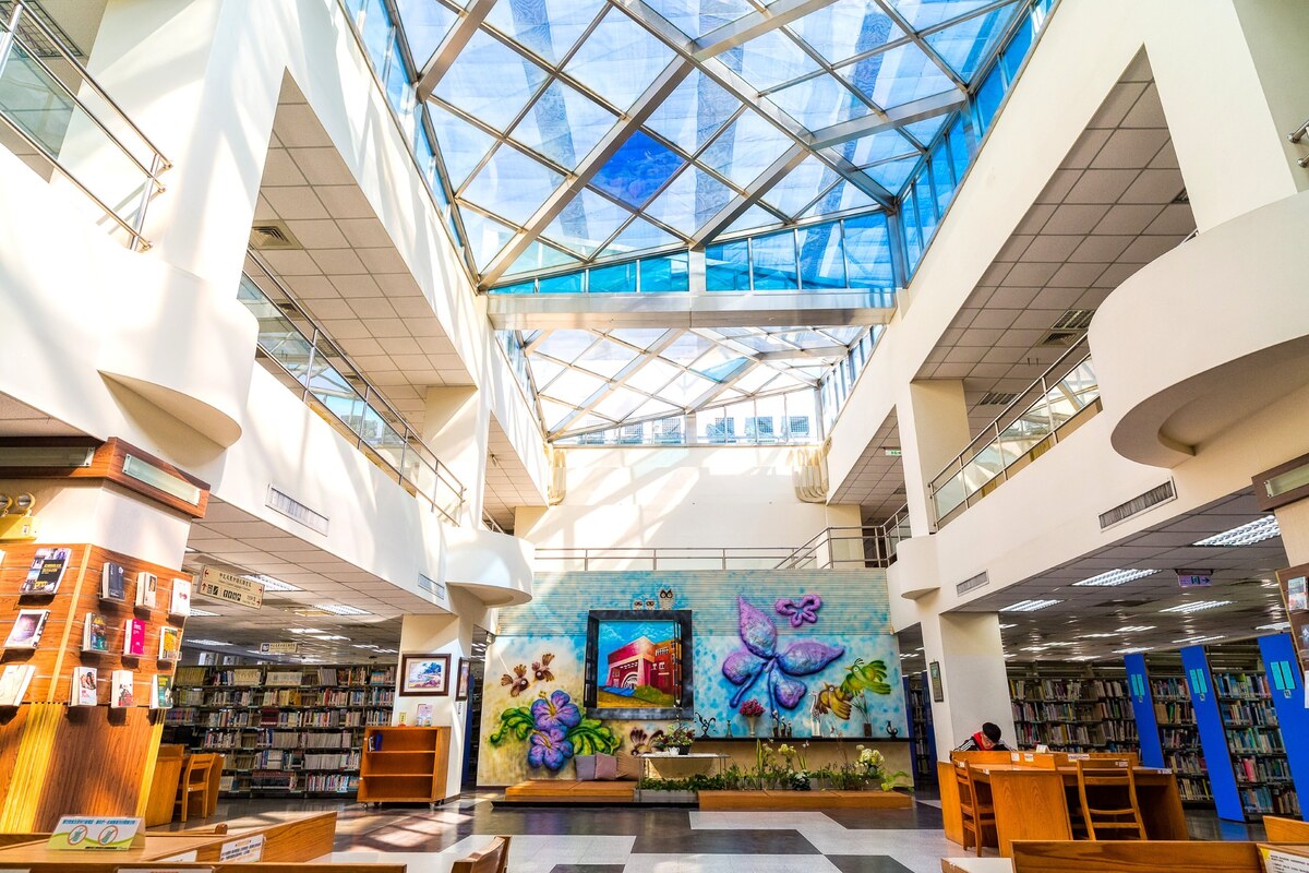 CYUT's Poding Memorial Library has been transformed into a modern learning center integrating smart, human-centered, and sustainable design.Image