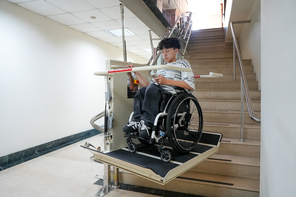 A newly installed wheelchair lift improves accessibility and supports inclusive, barrier-free campus design.Image