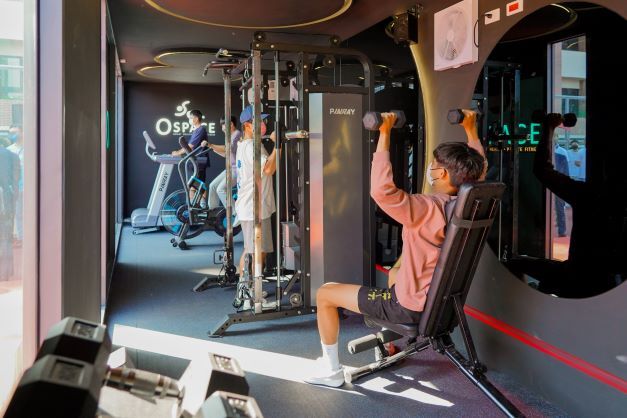 朝陽科大AI智慧無人健身房，可免費透過APP預約使用時段及教練，為後疫情時代新選擇。
