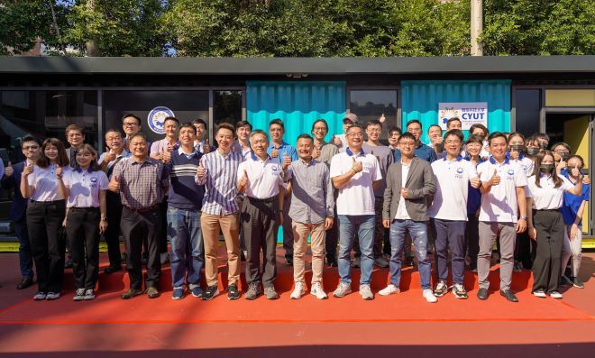 朝陽智慧AI無人健身房旗艦館為休閒事業管理系產學合作成果，師生齊慶開幕。圖片