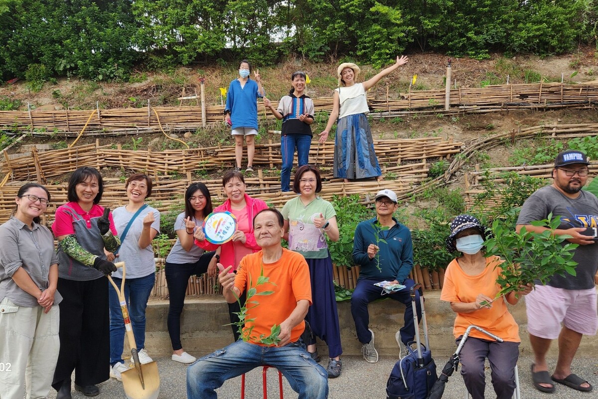 由朝陽科大承辦之五權社區大學成立「可食綠空社團」，帶動舊城再生、食農教育及永續生活，創造環境共好。圖片