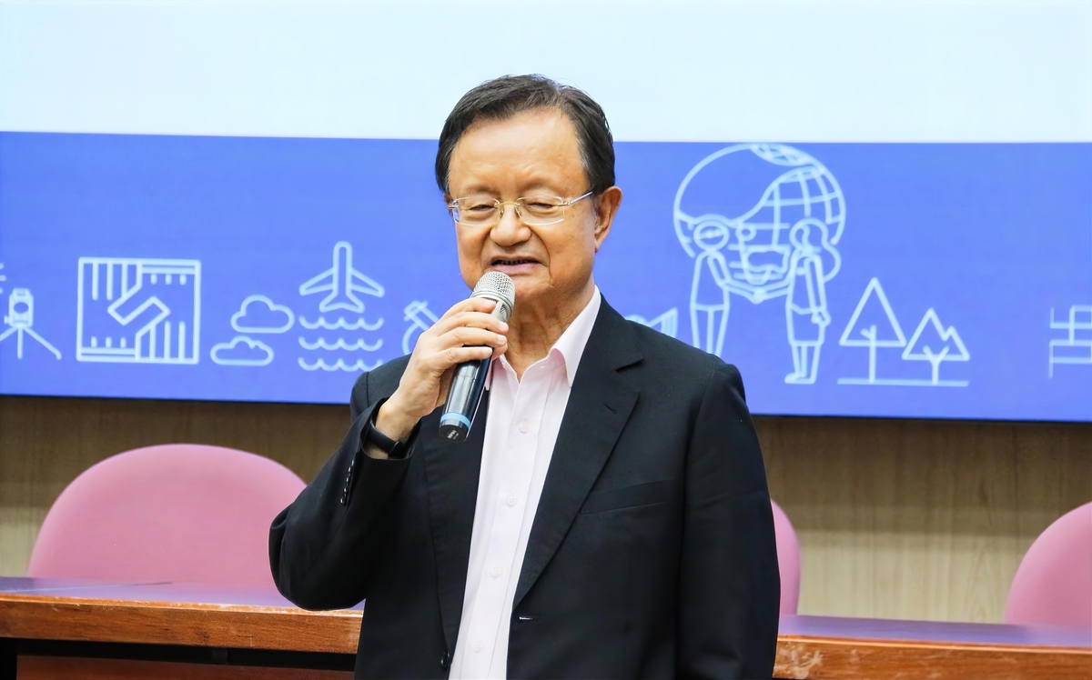 TESD Chairman Dr. Larry L.G. Chen praised CYUT's commitment to sustainability.Image