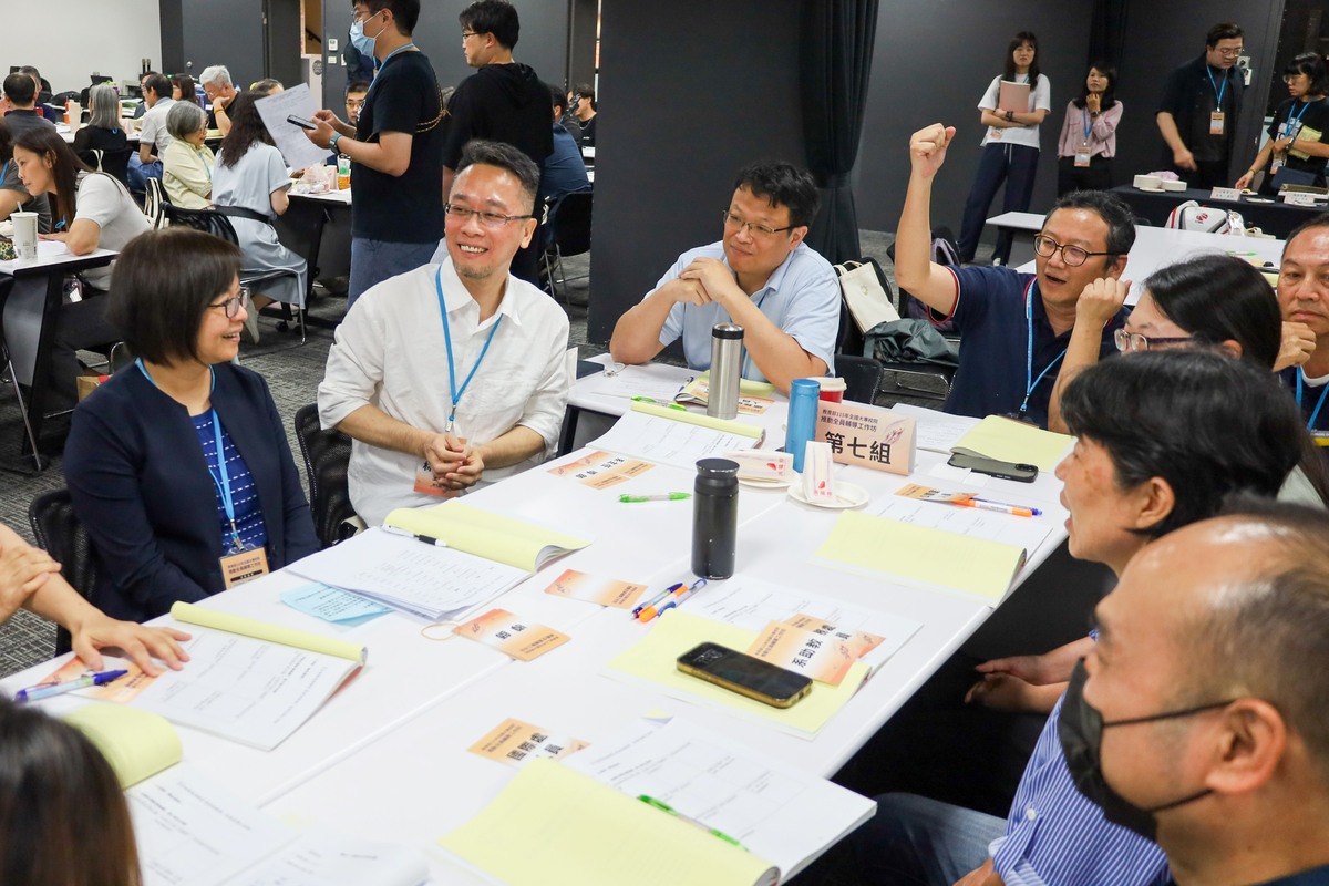 工作坊透過跨校交流方式，激盪更多實務經驗與創新作法。圖片