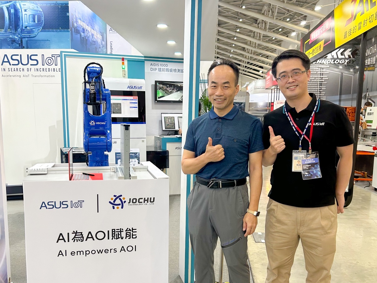 本校資訊學院與華碩電腦合作開發機械手臂筆電伺服器AI+AOI智慧影像檢測系統，成果豐碩。圖片